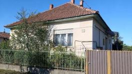 Eladó családi ház Jászfényszaru