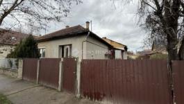 Eladó családi ház Monor