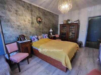 Eladó családi ház Balatonszárszó