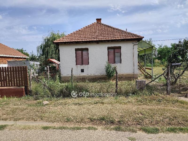 Eladó családi ház Viss