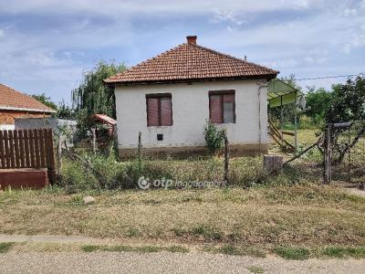 Eladó családi ház Viss
