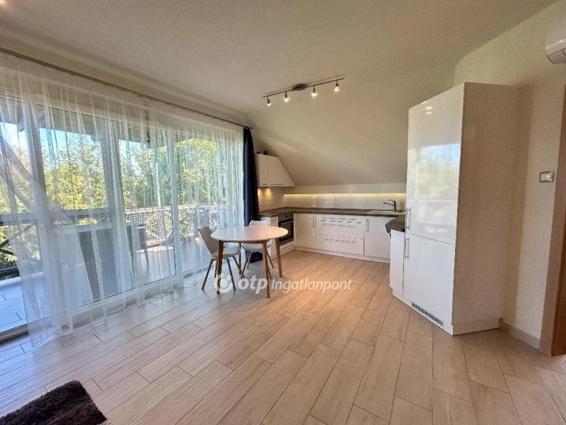 Eladó lakás Balatonőszöd