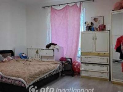 Eladó családi ház Tura