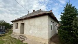 Eladó családi ház Tiszaújváros