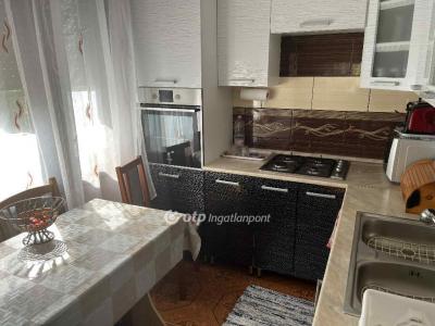 Eladó családi ház Abony