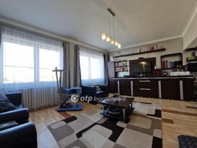 Eladó családi ház Cegléd