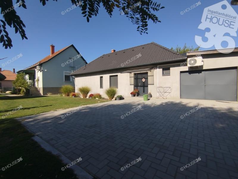 Eladó családi ház Izsák
