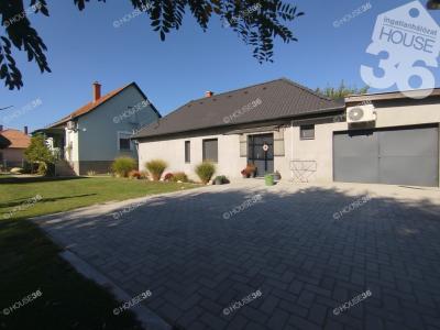 Eladó családi ház Izsák