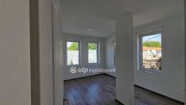 Eladó lakás Tápiószele