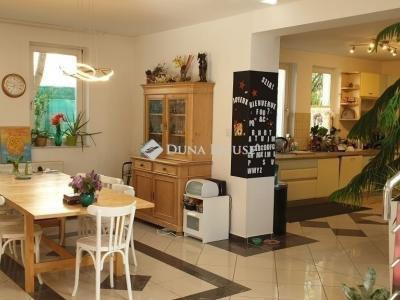 Eladó családi ház Budapest