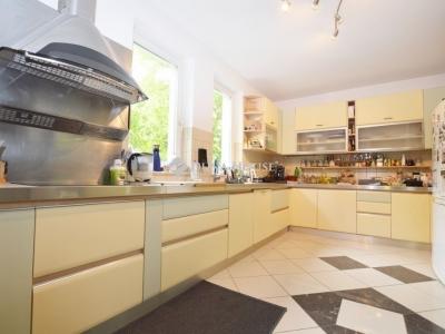 Eladó családi ház Budapest