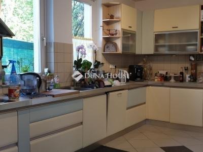 Eladó családi ház Budapest
