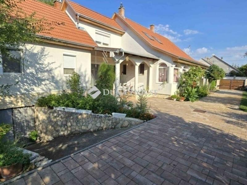 Eladó családi ház Kecskemét