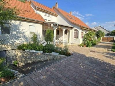 Eladó családi ház Kecskemét