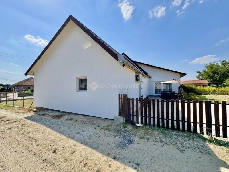 Eladó családi ház Kóka