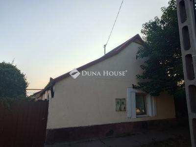 Eladó családi ház Monor