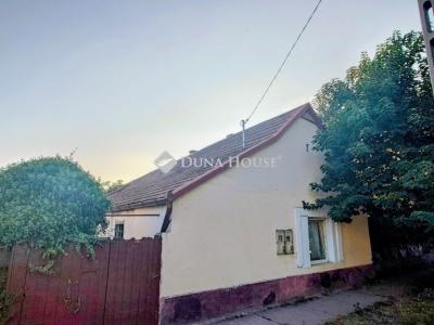 Eladó családi ház Monor