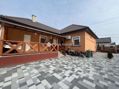 Eladó családi ház Vecsés