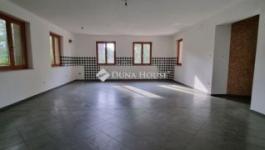 Eladó családi ház Dány