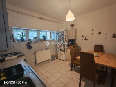 Eladó családi ház Érd