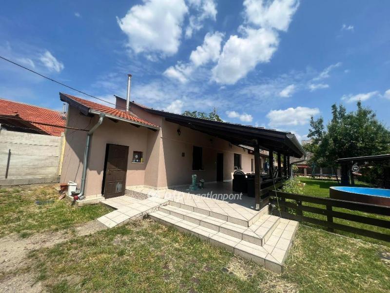 Eladó családi ház Budapest