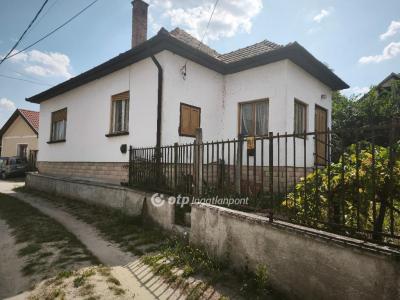 Eladó családi ház Szigetmonostor