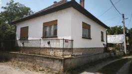 Eladó családi ház Szigetmonostor