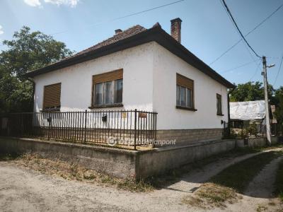 Eladó családi ház Szigetmonostor
