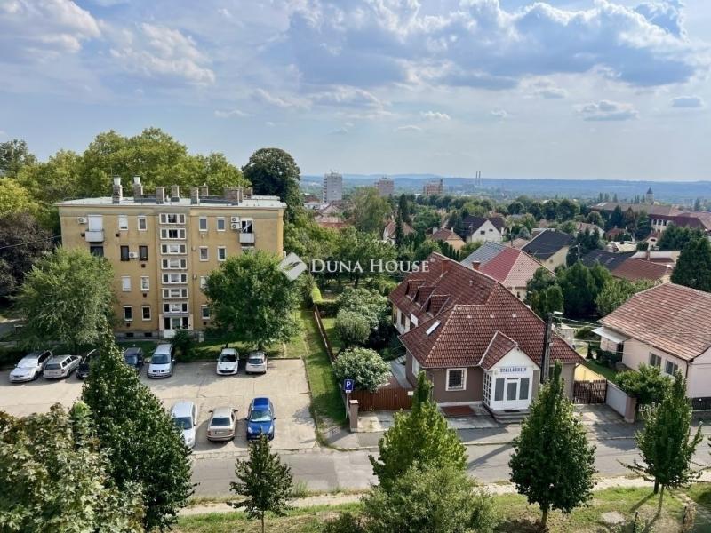 Eladó lakás Pécs