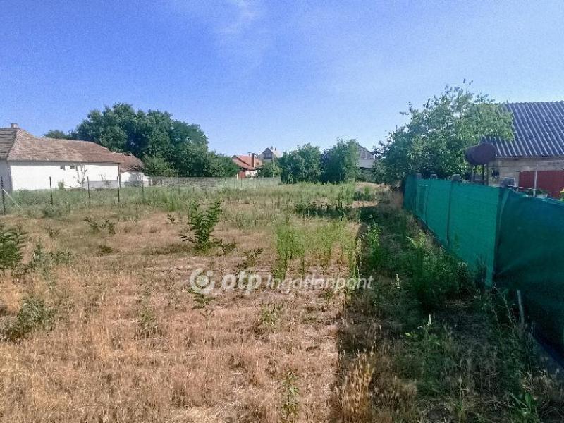 Eladó lakóövezeti telek Nagykáta