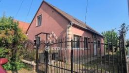 Eladó családi ház Szolnok