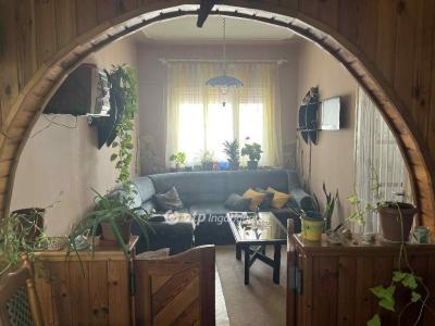 Eladó családi ház Abony