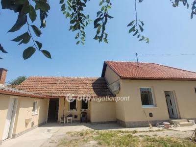 Eladó családi ház Jászberény