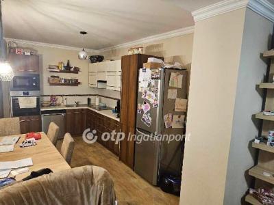 Eladó családi ház Jászberény