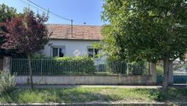 Eladó családi ház Törökbálint