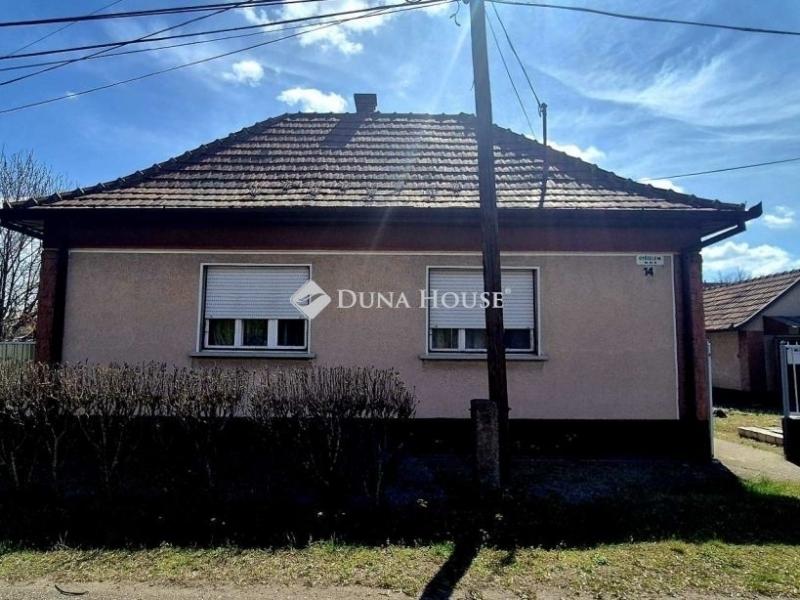 Eladó családi ház Albertirsa