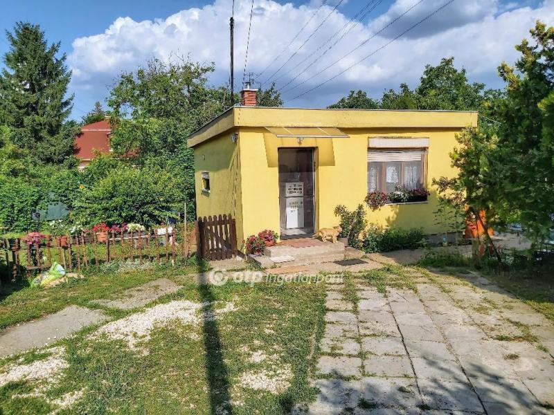 Eladó családi ház Budapest