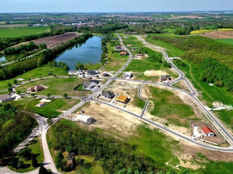 Eladó üdülőövezeti telek Környe