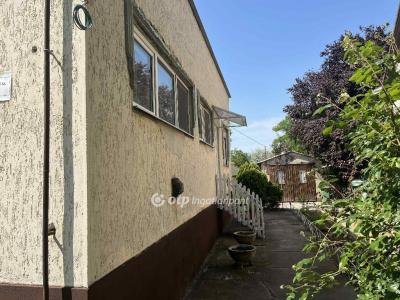 Eladó családi ház Abony