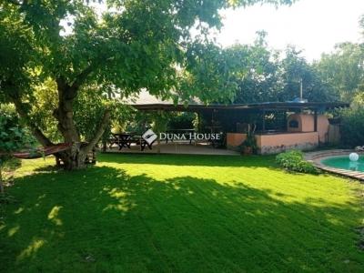 Eladó családi ház Monor