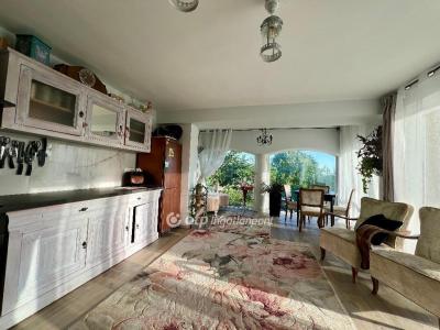 Eladó családi ház Felsőörs