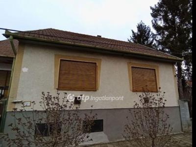 Eladó családi ház Hatvan