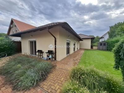 Eladó családi ház Fót