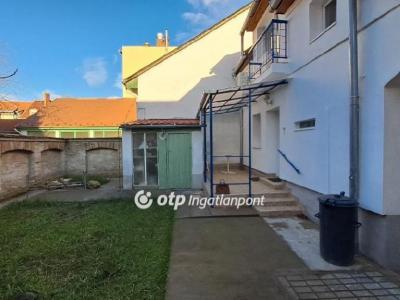 Eladó családi ház Kecskemét