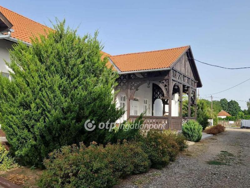 Eladó lakás Tápiószele