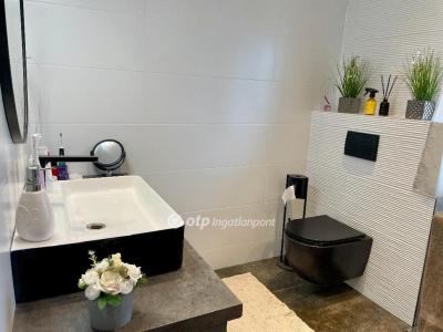 Eladó családi ház Budapest