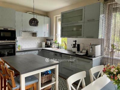 Eladó családi ház Budapest