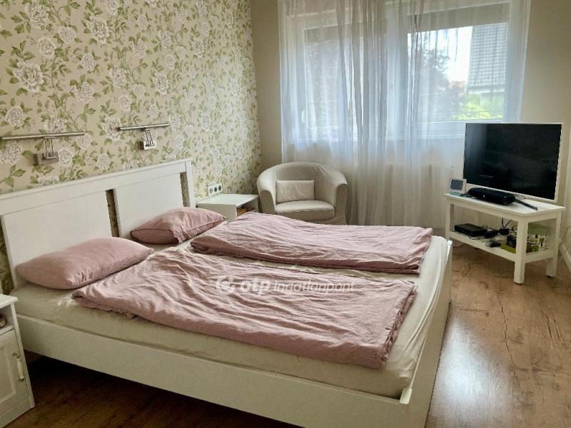 Eladó családi ház Budapest