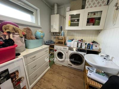 Eladó családi ház Budapest