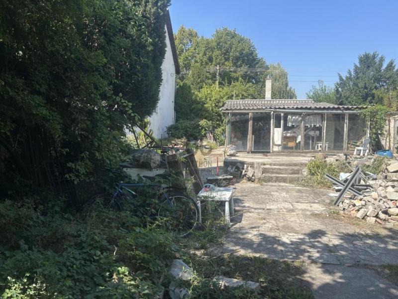 Eladó lakóövezeti telek Majosháza